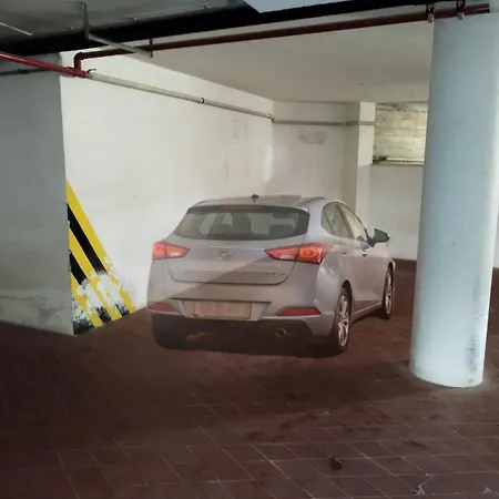 10m Dalla Con Piscina E Parcheggio Al Coperto